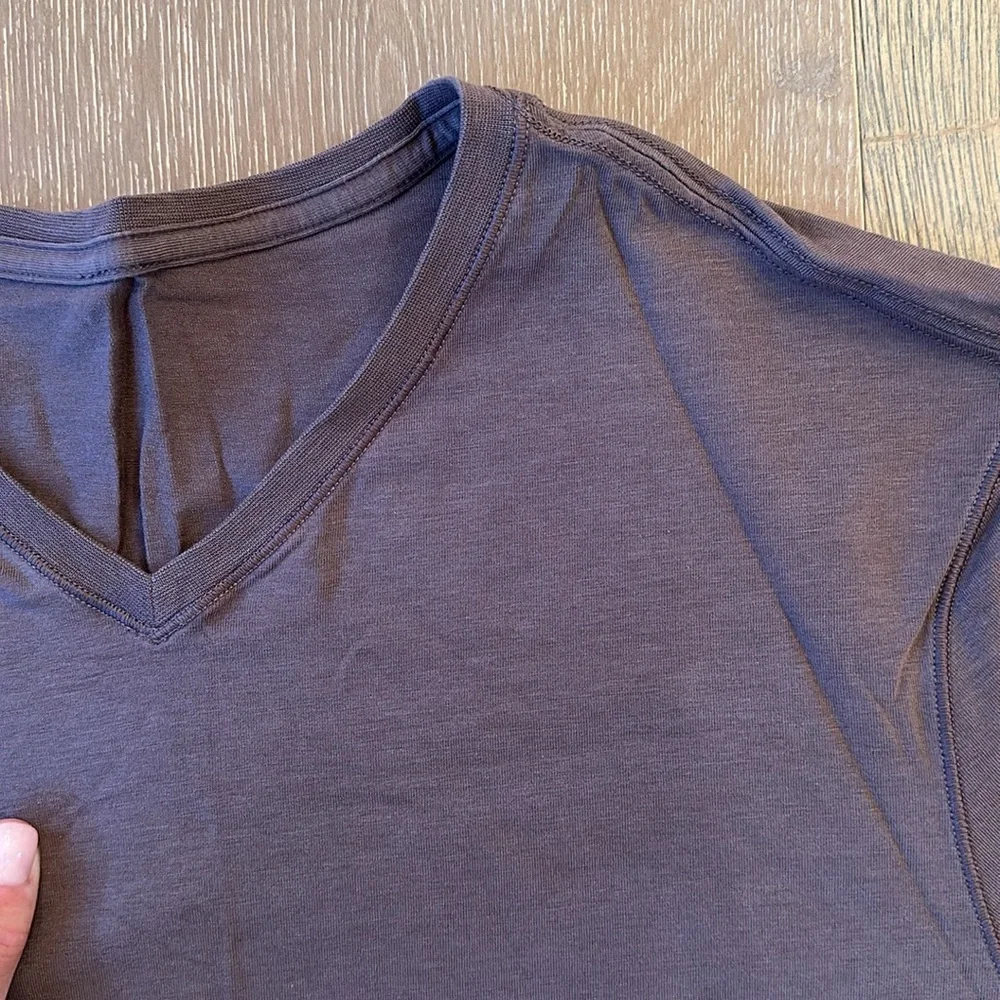 Lululemon V neck T Shirt - Picture 2 of 3